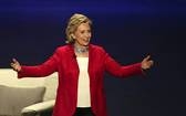 Hillary Rodham Clinton Headlines Busy United Fresh Show in Chicago Hillary Rodham Clinton Headlines Busy United Fresh Show in Chicago alt